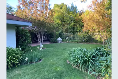 23540 Collins, Woodland Hills, CA 91367 - Photo 14