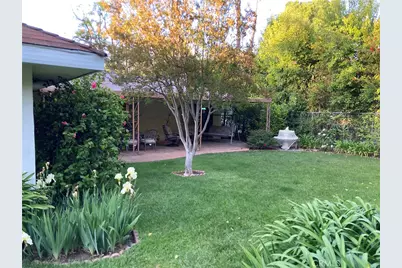 23540 Collins, Woodland Hills, CA 91367 - Photo 18
