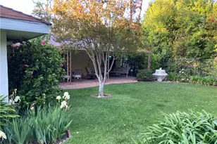 23540 Collins, Woodland Hills, CA 91367 - Photo 18