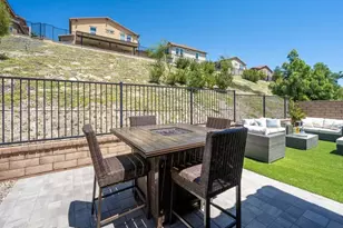 27364 Ellery Pl, Saugus, CA 91350 - Photo 16