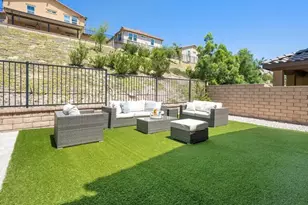 27364 Ellery Pl, Saugus, CA 91350 - Photo 18
