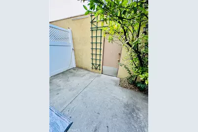 6225 Coldwater Canyon Avenue #117, North Hollywood, CA 91606 - Photo 16