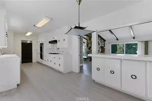 22040 Tiara St, Woodland Hills, CA 91367 - Photo 14