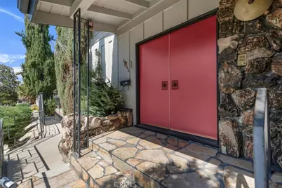 22040 Tiara Street, Woodland Hills, CA 91367 - Photo 2