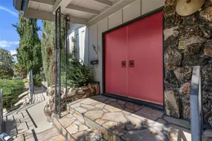 22040 Tiara St, Woodland Hills, CA 91367 - Photo 2