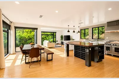 13082 Blairwood Drive, Studio City, CA 91604 - Photo 16