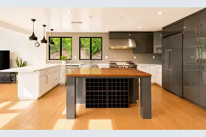 13082 Blairwood Drive, Studio City, CA 91604 - Photo 16