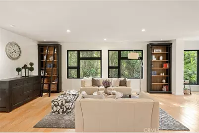 13082 Blairwood Drive, Studio City, CA 91604 - Photo 10