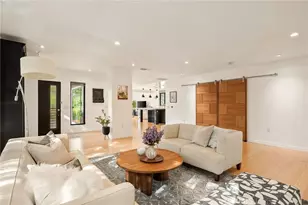13082 Blairwood Dr, Studio City, CA 91604 - Photo 14