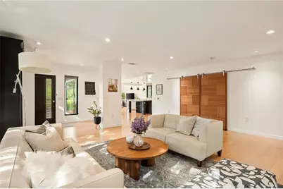 13082 Blairwood Drive, Studio City, CA 91604 - Photo 14