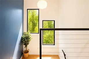 13082 Blairwood Dr, Studio City, CA 91604 - Photo 30