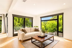 13082 Blairwood Dr, Studio City, CA 91604 - Photo 2