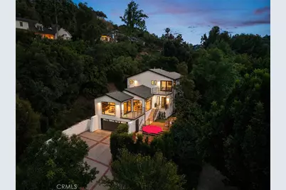 13082 Blairwood Drive, Studio City, CA 91604 - Photo 38