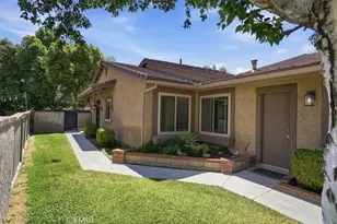 25748 Leticia Dr, Valencia, CA 91355 - Photo 2