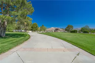 33202 Drill Rd, Agua Dulce, CA 91390 - Photo 6
