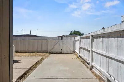 3157 E Ave I #B2, Lancaster, CA 93535 - Photo 6