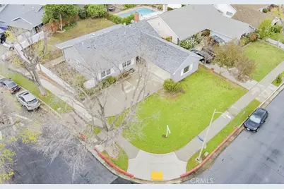 22201 Schoolcraft, Canoga Park, CA 91303 - Photo 2