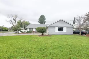 22201 Schoolcraft, Canoga Park, CA 91303 - Photo 4