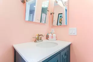 18100 Burbank, Tarzana, CA 91356 - Photo 22