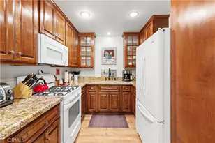 19120 Ave Of The Oaks, Newhall, CA 91321 - Photo 18