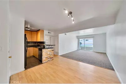18620 Hatteras Street #247, Tarzana, CA 91356 - Photo 2