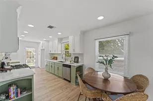 17008 Hartland St, Lake Balboa, CA 91406 - Photo 6