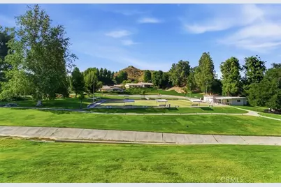 19427 Oak Crossing, Newhall, CA 91321 - Photo 42