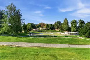 19427 Oak Crossing, Newhall, CA 91321 - Photo 42