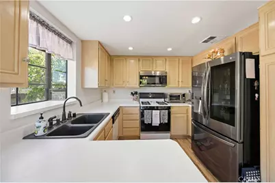 18111 Erik Court #441, Canyon Country, CA 91387 - Photo 6