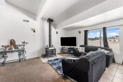3104 Sacramento, Phelan, CA 92371 - Photo 4