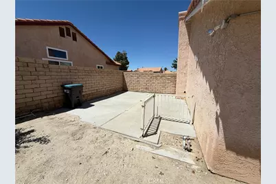 37822 Antibes Court, Palmdale, CA 93552 - Photo 10