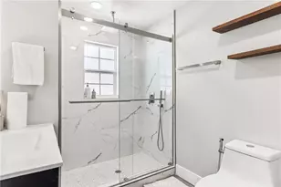 21235 Lopez St, Woodland Hills, CA 91364 - Photo 20