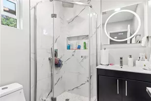 21235 Lopez St, Woodland Hills, CA 91364 - Photo 18
