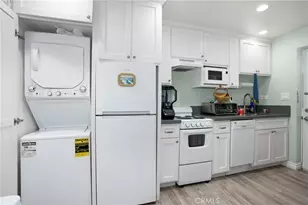 21823 Providencia St, Woodland Hills, CA 91364 - Photo 22