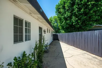 20401 Napa Street, Winnetka, CA 91306 - Photo 22