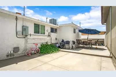 7945 Woodman Avenue, Panorama City, CA 91402 - Photo 44