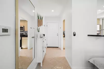 7826 Topanga Canyon Boulevard #301, Canoga Park, CA 91304 - Photo 16