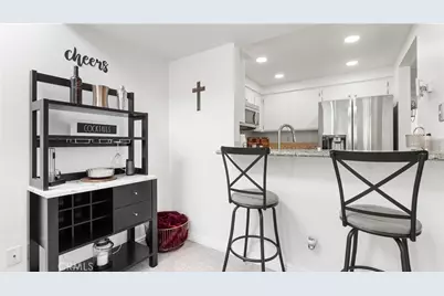 23921 Del Monte Dr #34, Valencia, CA 91355 - Photo 4