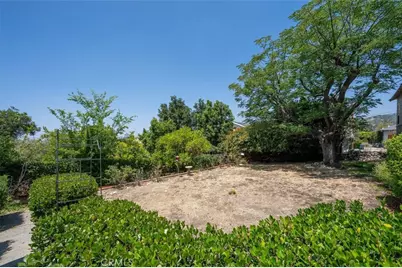 10439 Pinyon, Tujunga, CA 91042 - Photo 32
