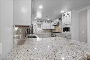 1043 S Victoria Ave, Los Angeles, CA 90019 - Photo 10