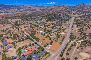 10367 Escondido Canyon, Agua Dulce, CA 91390 - Photo 12