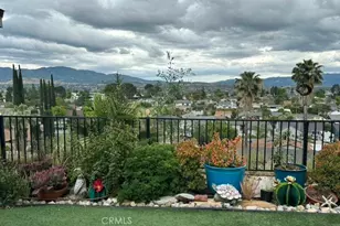 19776 Merryhill St, Canyon Country, CA 91351 - Photo 8