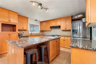 19776 Merryhill St, Canyon Country, CA 91351 - Photo 32