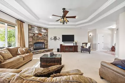 27021 Barkes Way, Tehachapi, CA 93561 - Photo 10