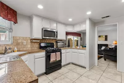 15816 Cindy Court, Canyon Country, CA 91387 - Photo 18
