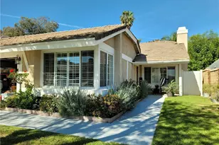31329 Tobiah Pl, Castaic, CA 91384 - Photo 4