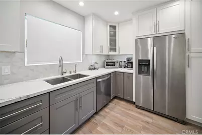 8434 Oakdale Avenue, Winnetka, CA 91306 - Photo 12