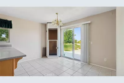 5739 Avenida Entrada, Palmdale, CA 93551 - Photo 14