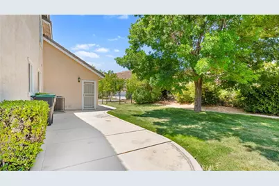5739 Avenida Entrada, Palmdale, CA 93551 - Photo 42