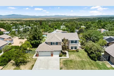 5739 Avenida Entrada, Palmdale, CA 93551 - Photo 48